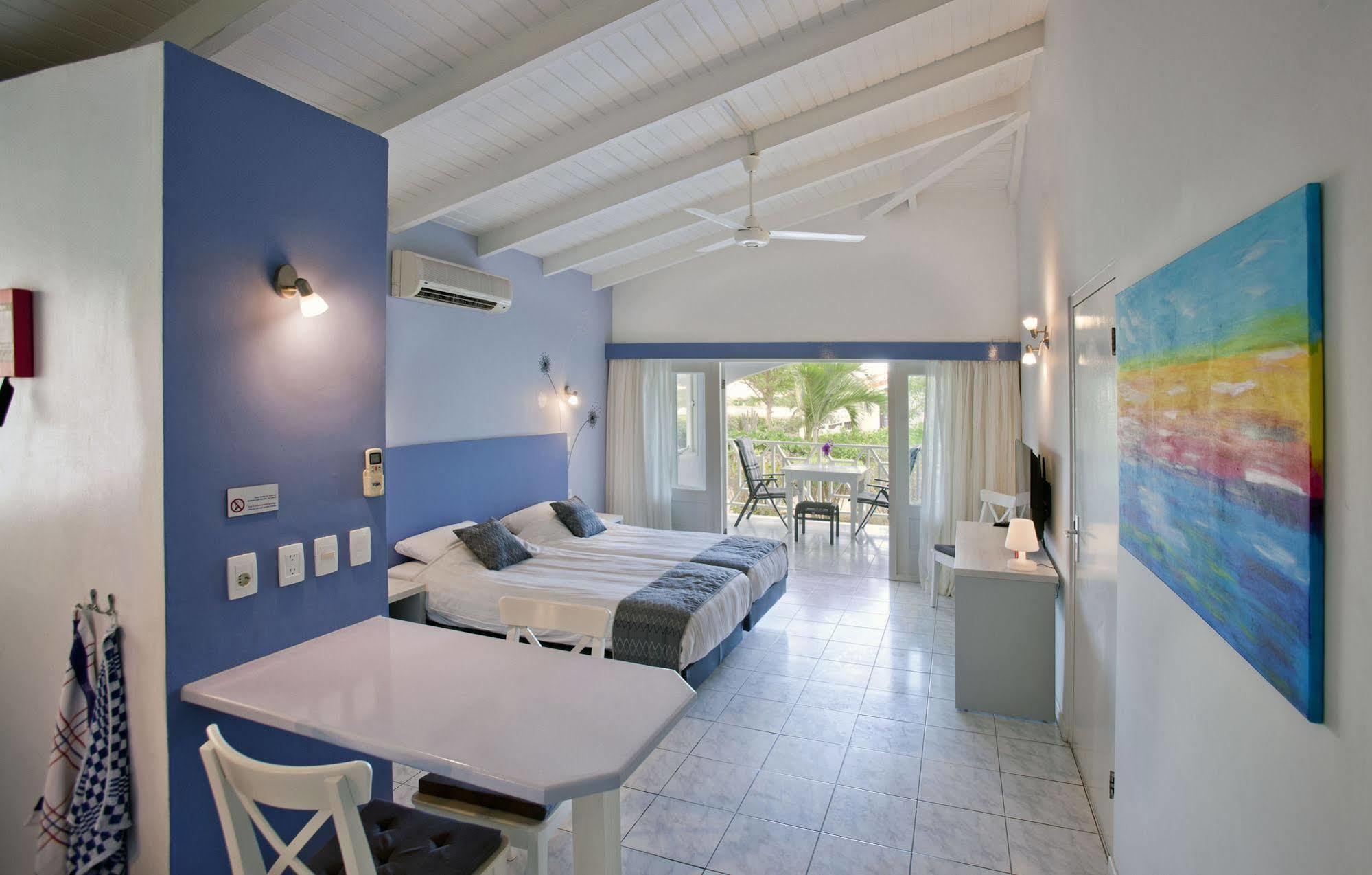 Blue Bay Lodges Curacao Экстерьер фото